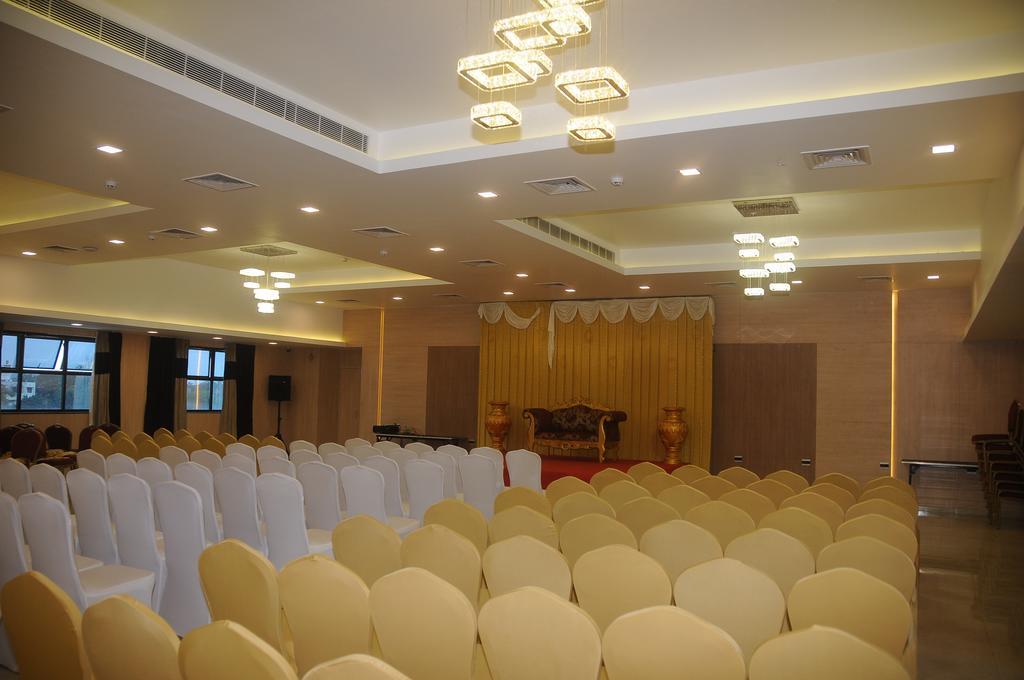 Hotel Nk Grand Park Airport Hotel Madras Buitenkant foto