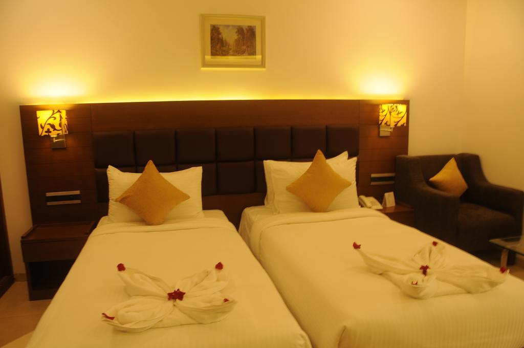 Hotel Nk Grand Park Airport Hotel Madras Buitenkant foto