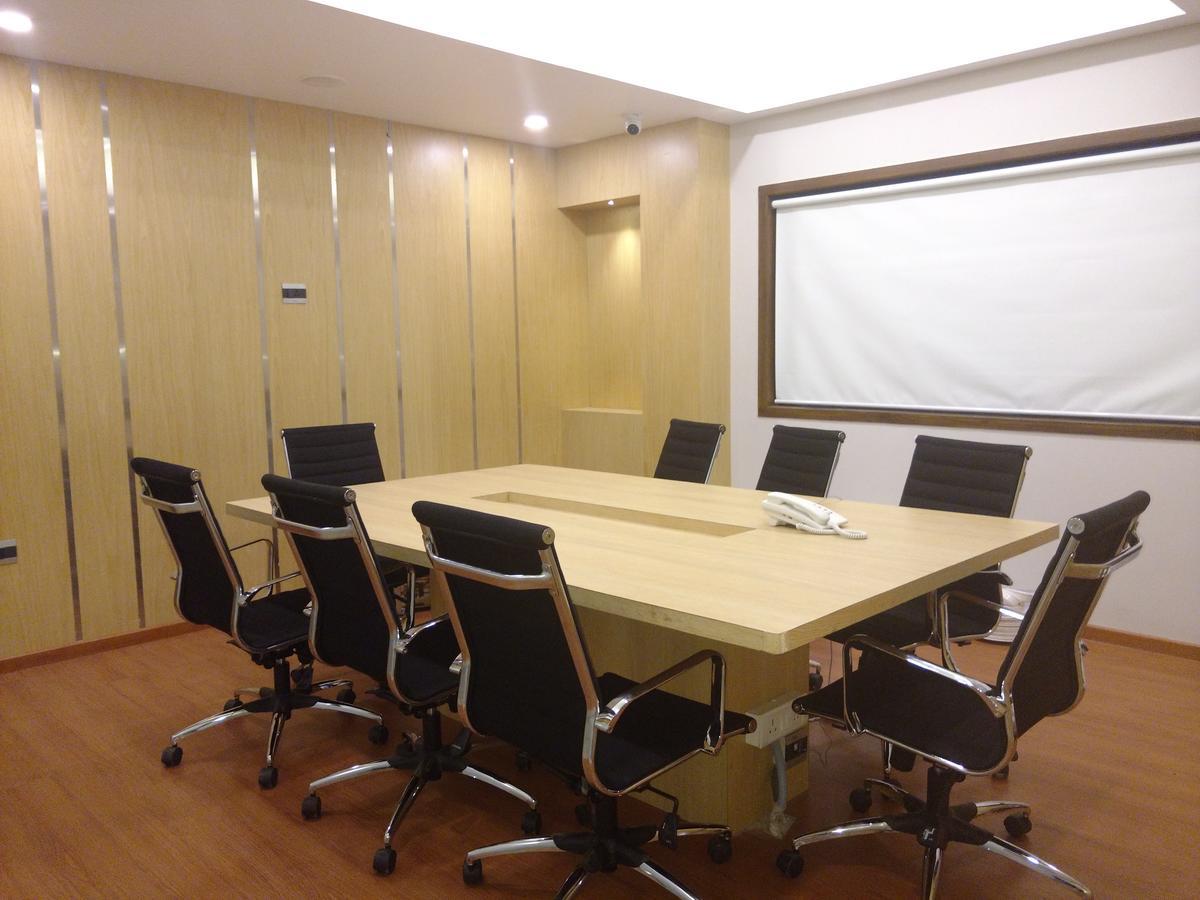 Hotel Nk Grand Park Airport Hotel Madras Buitenkant foto