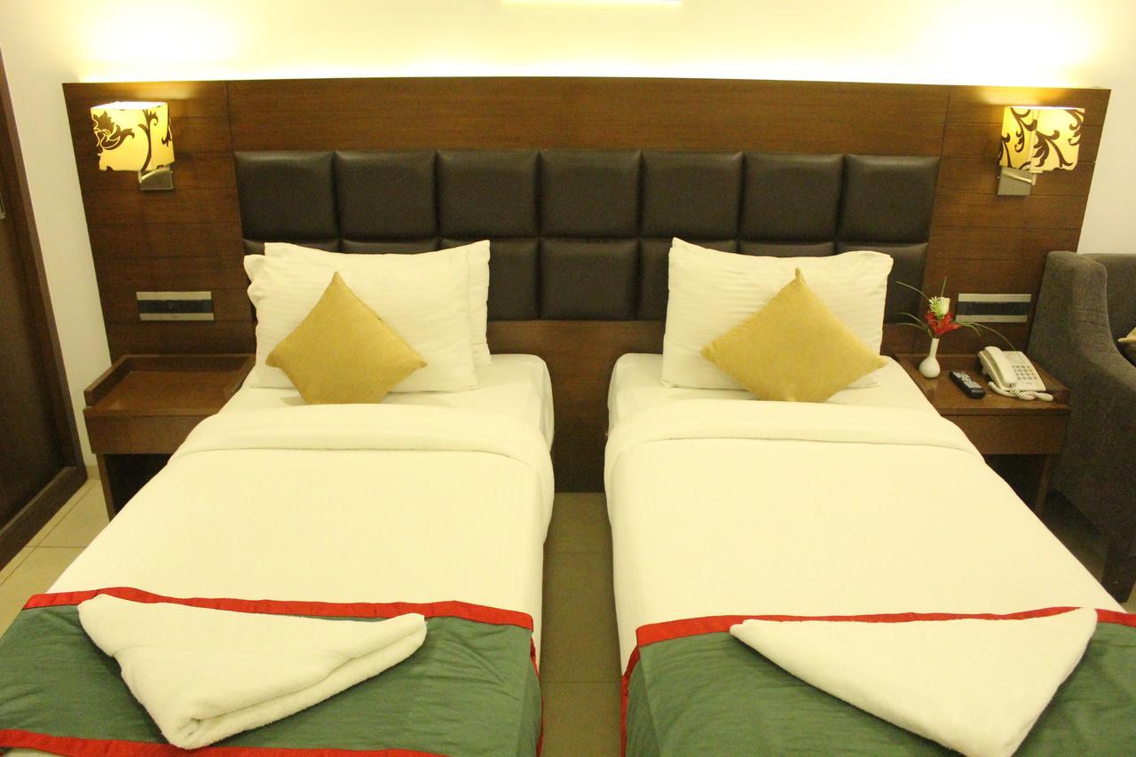 Hotel Nk Grand Park Airport Hotel Madras Buitenkant foto