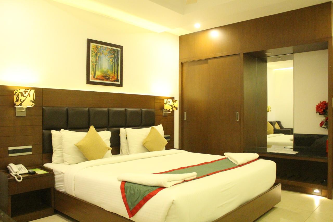 Hotel Nk Grand Park Airport Hotel Madras Buitenkant foto