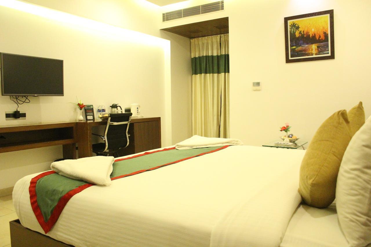 Hotel Nk Grand Park Airport Hotel Madras Buitenkant foto
