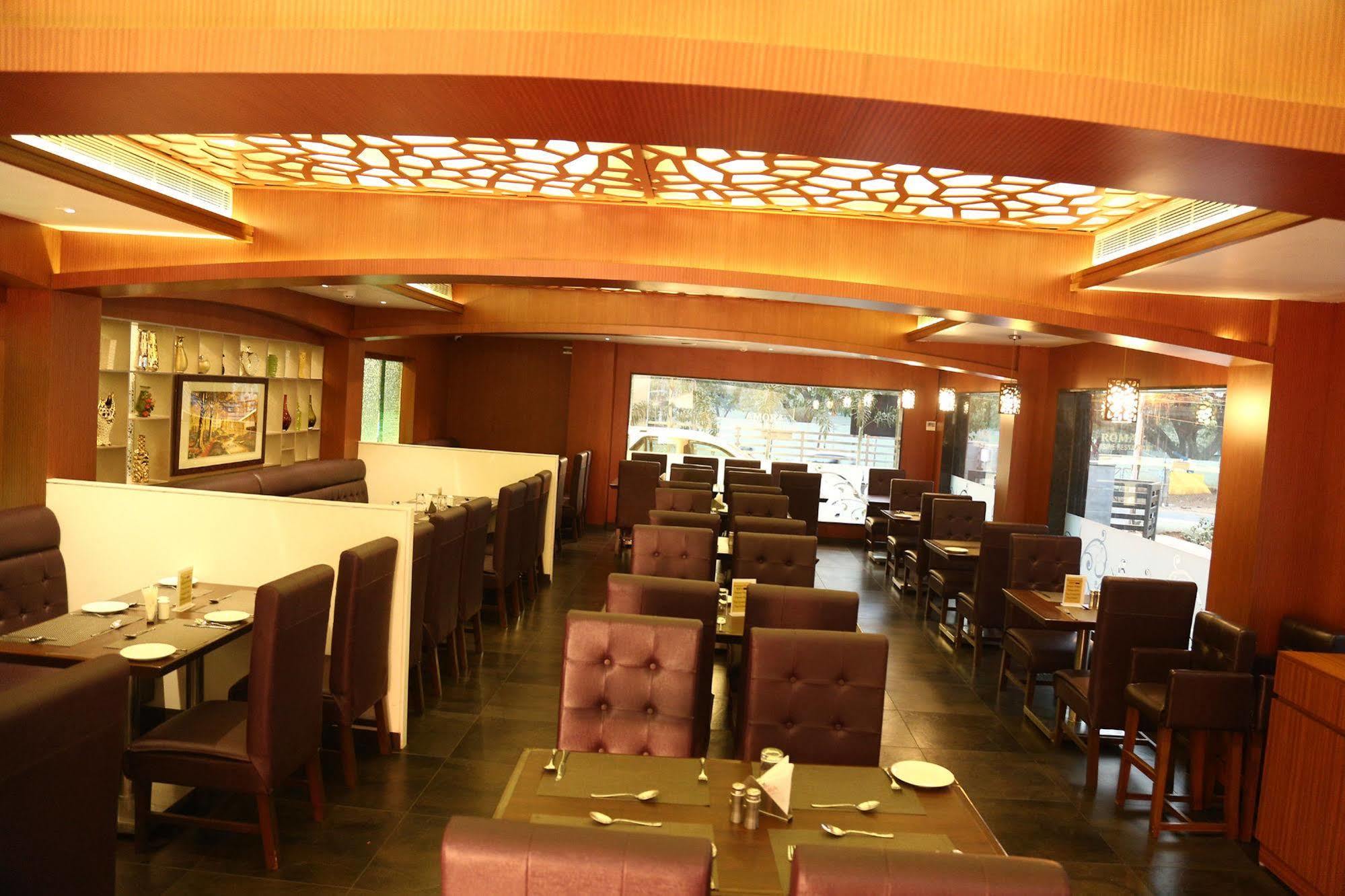 Hotel Nk Grand Park Airport Hotel Madras Buitenkant foto