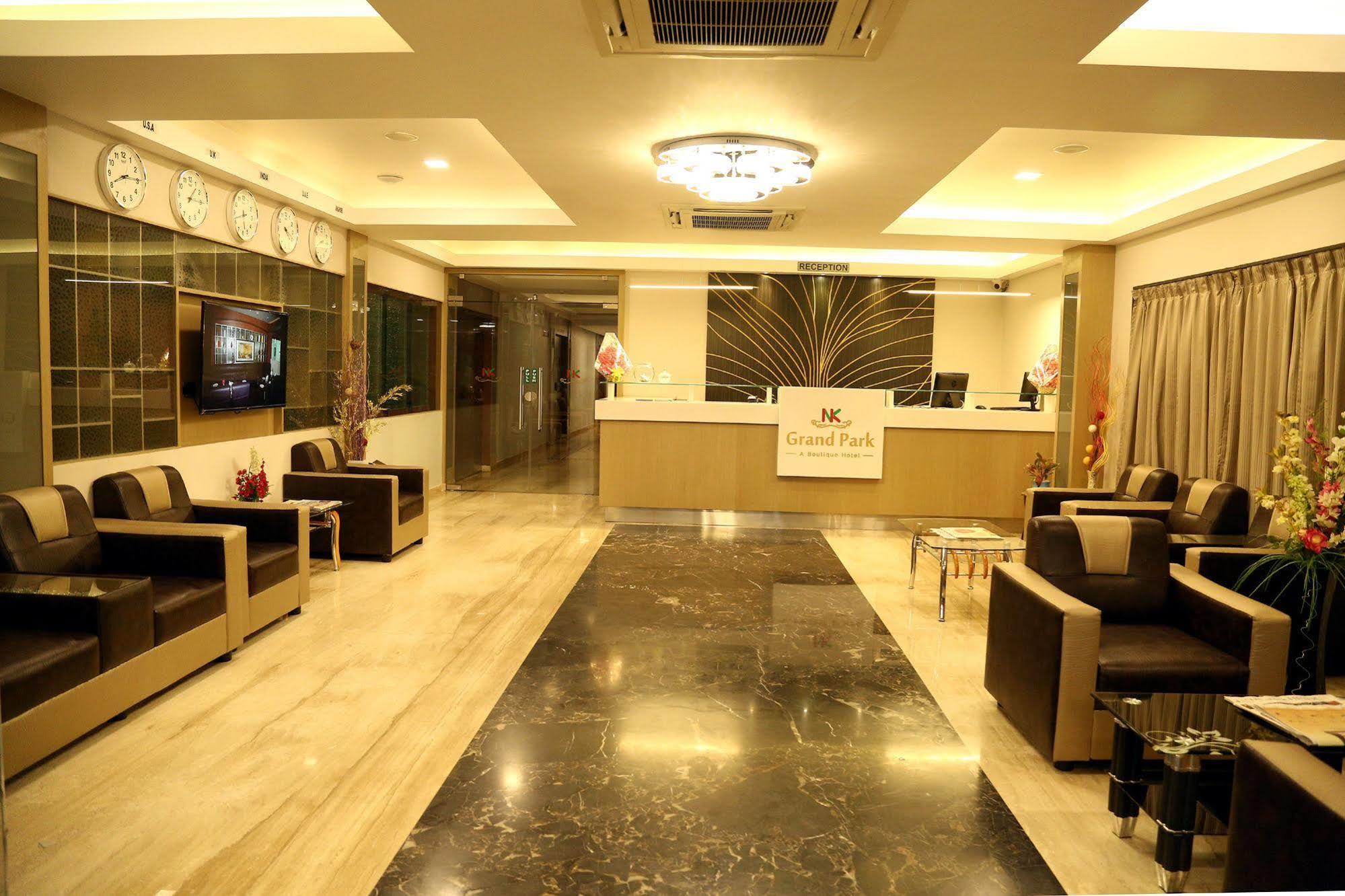 Hotel Nk Grand Park Airport Hotel Madras Buitenkant foto
