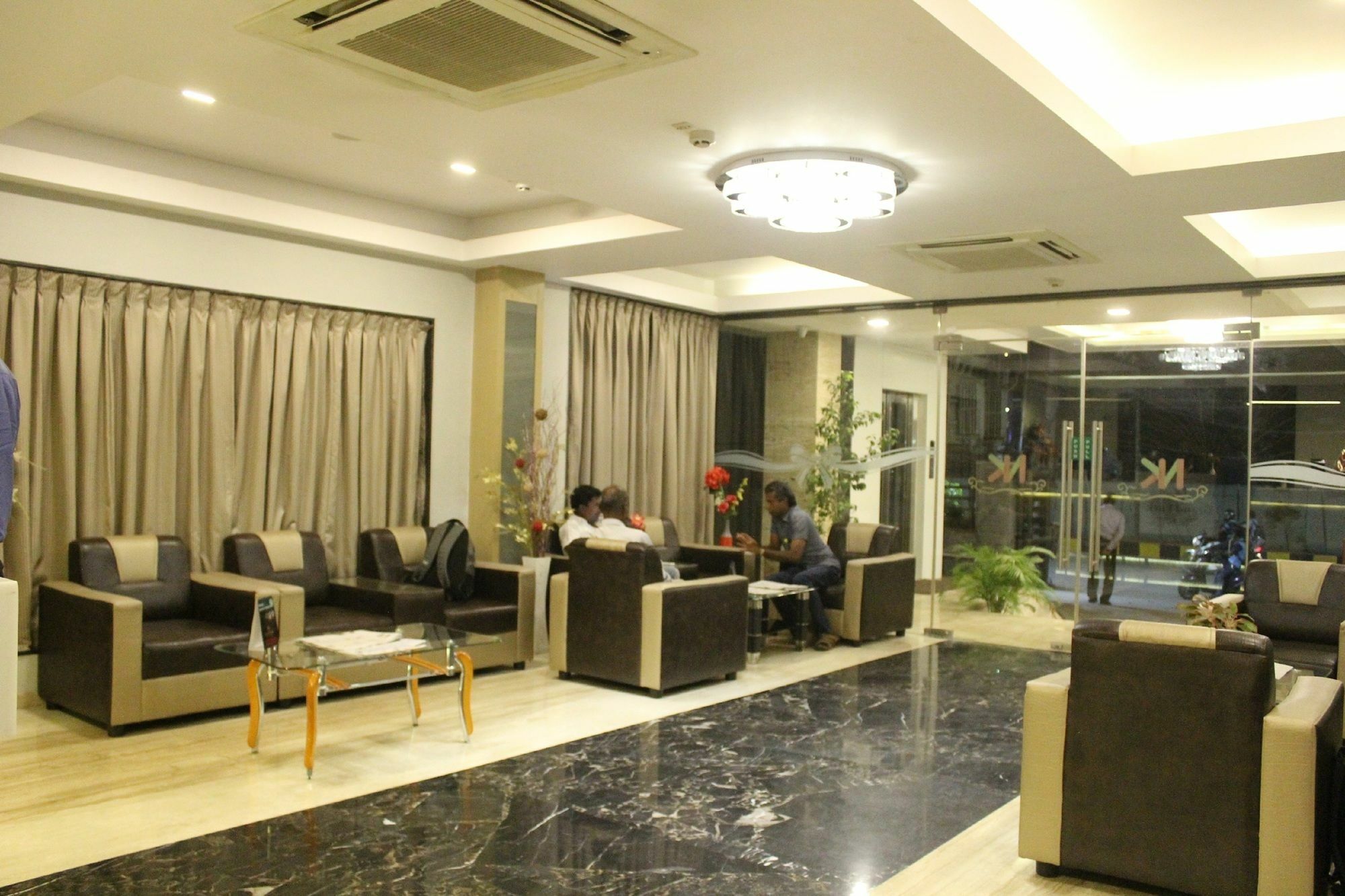 Hotel Nk Grand Park Airport Hotel Madras Buitenkant foto