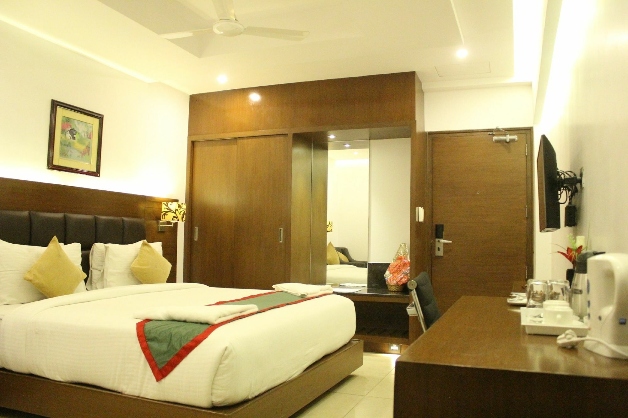 Hotel Nk Grand Park Airport Hotel Madras Buitenkant foto